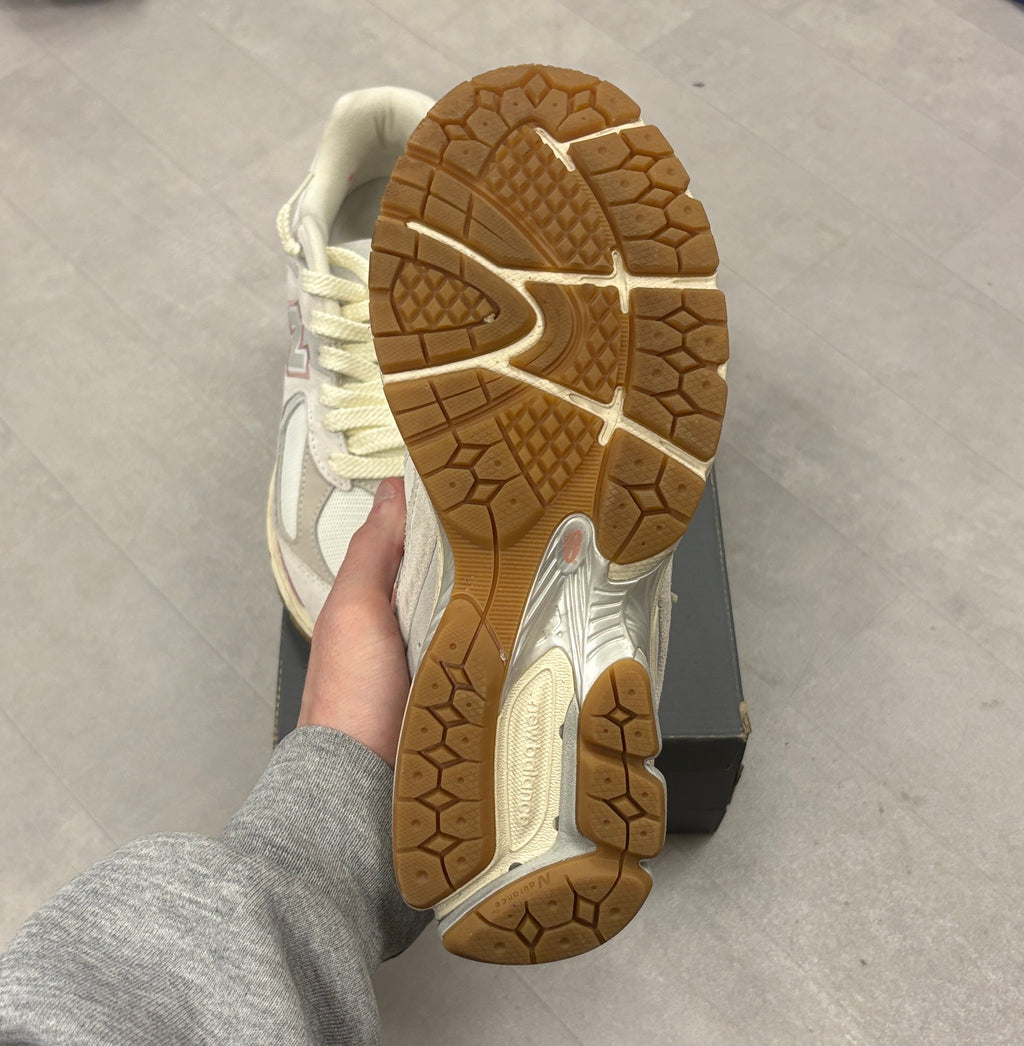 New Balance Sea Salt Gray Pink M2002RPM - Mens 7