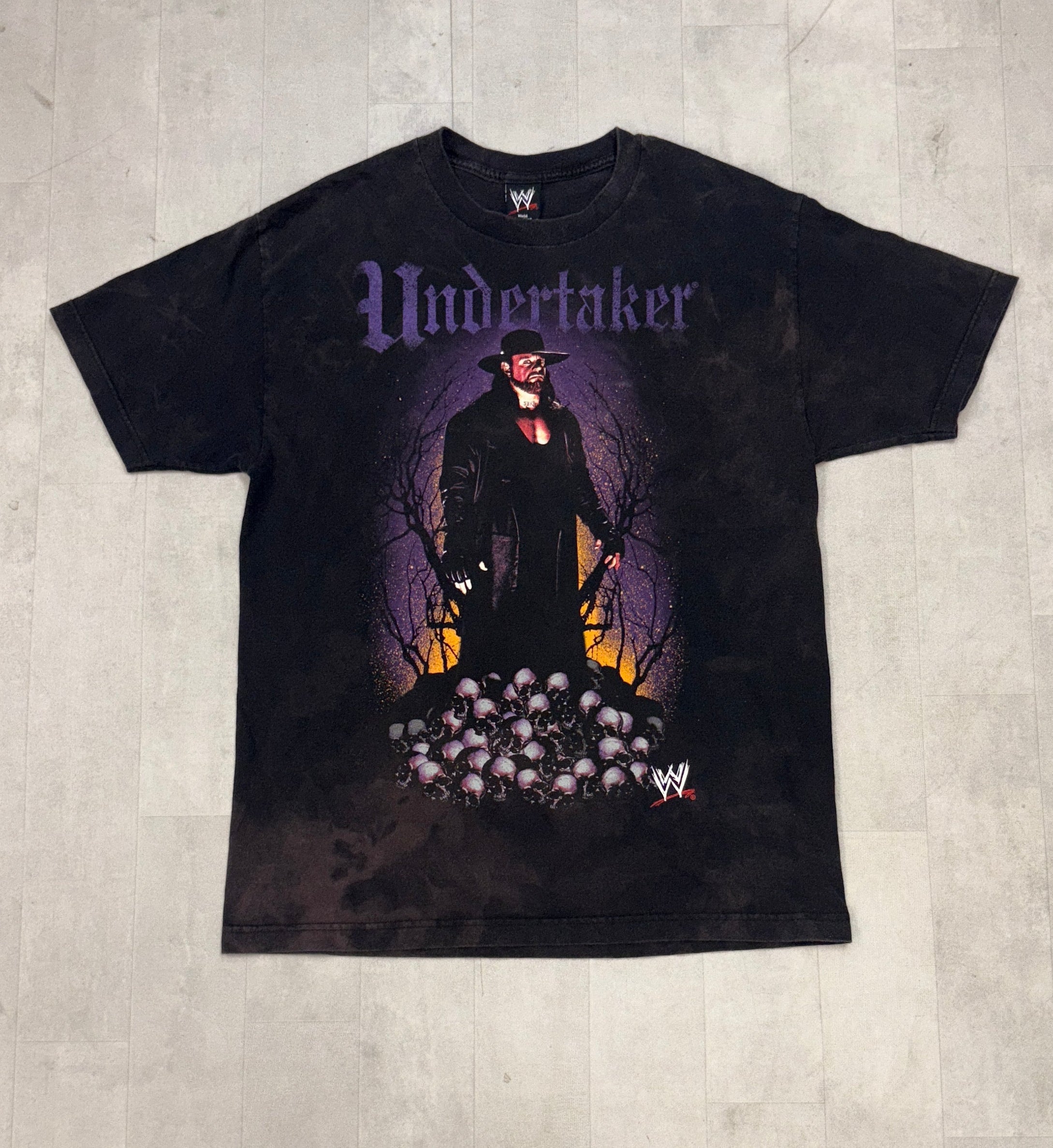 2007 WWE The Undertaker Rest in Peace Skulls Tee - LARGE
