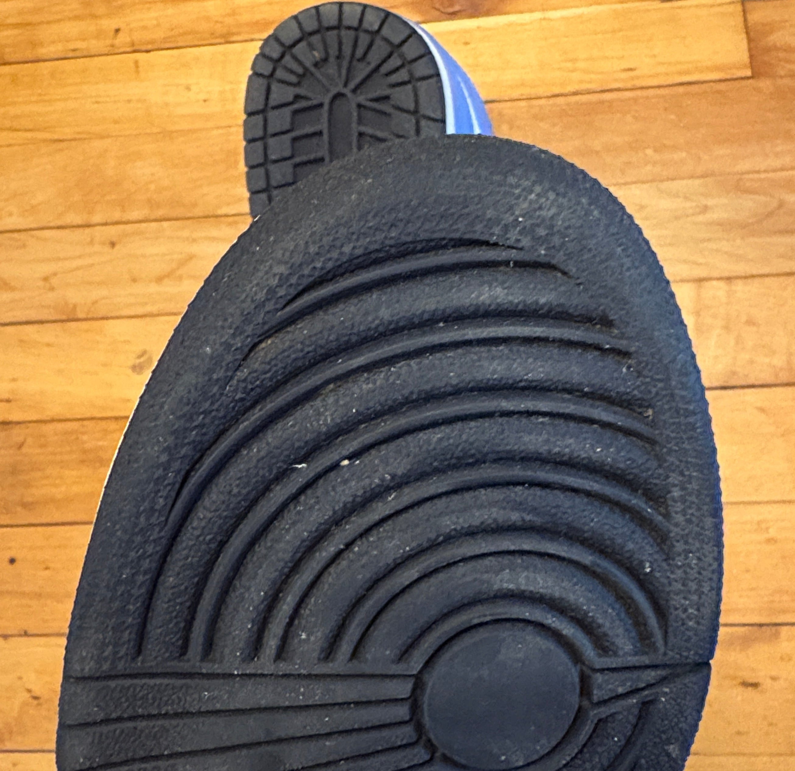 Nike Air Jordan Retro 1 High OG Obsidian Sail - Size 10