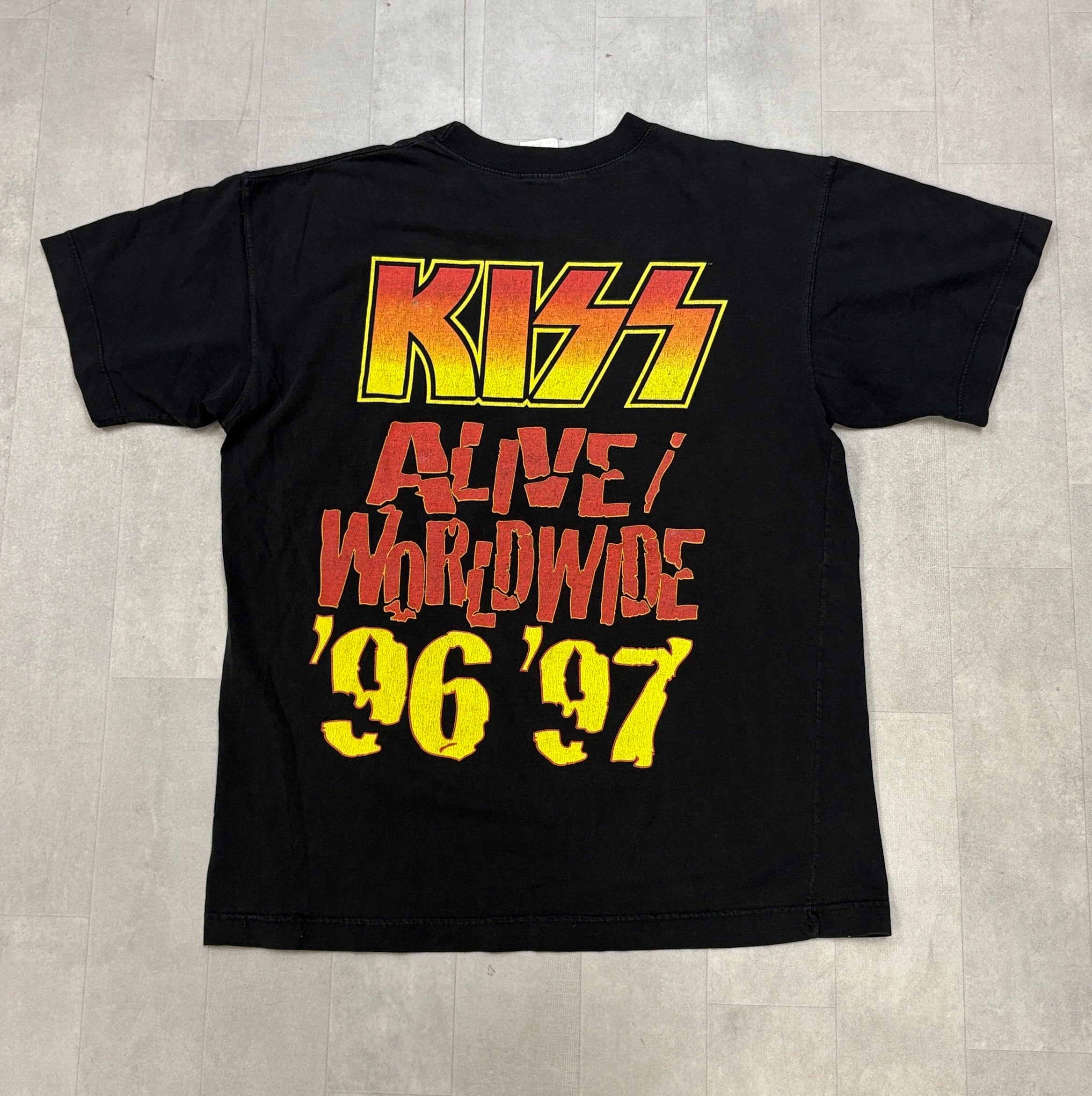 Vintage KISS Alive Worldwide 96/97 Concert Tour T-Shirt Kiss
Catalog - LARGE